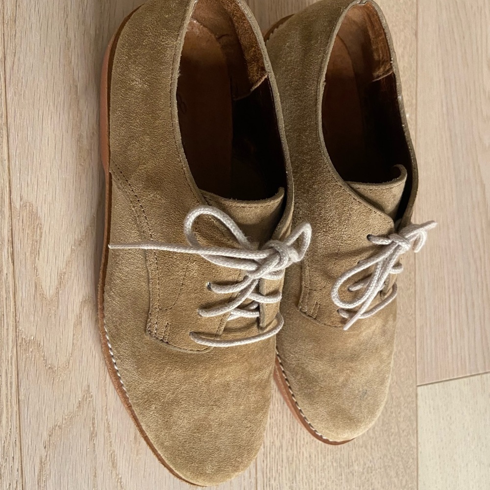 Women’s 6M Tan Suede Eddie Bauer Oxfords